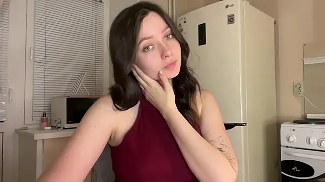 Snapshot of _liatris_ chatting on 10-21-25, 05:57 liatris online show from 10-21-25, 05:57