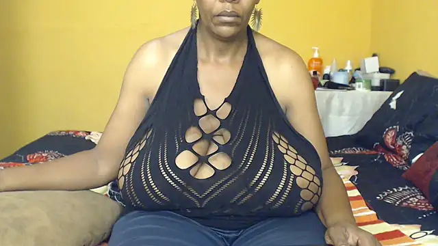 Snapshot of bustykelly chatting on 03-02-26, 10:55 bustykelly online show from 03-02-26, 10:55