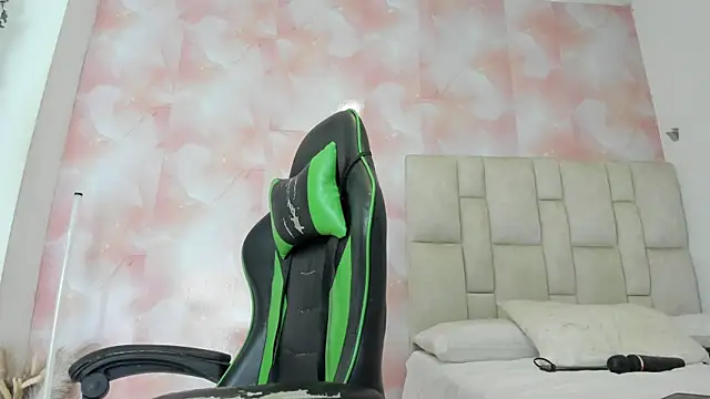 aida rose  online show from 04-05-26, 12:41