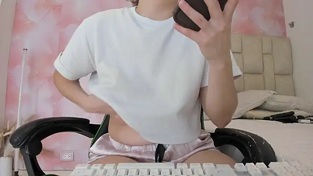 aida rose  online show from 04-10-26, 07:29