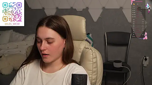 Snapshot of HarleyDeess chatting on 01-10-26, 03:08 HarleyDeess online show from 01-10-26, 03:08