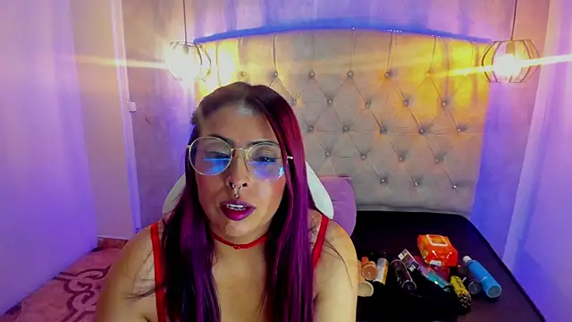 Snapshot of Alice_Laurentt chatting on 02-09-25, 09:05 Alice Laurentt online show from 02-09-25, 09:05