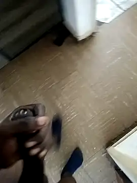 Snapshot of ElonDeking chatting on 11-19-25, 06:35 ElonDeking online show from 11-19-25, 06:35