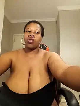 Snapshot of bustylisa1983 chatting on 02-22-26, 03:18 bustylisa1983 online show from 02-22-26, 03:18