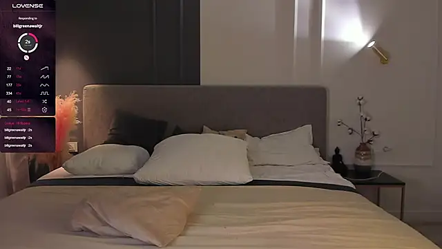 Snapshot of asian_girlfriend chatting on 03-08-25, 04:17 asian girlfriend online show from 03-08-25, 04:17