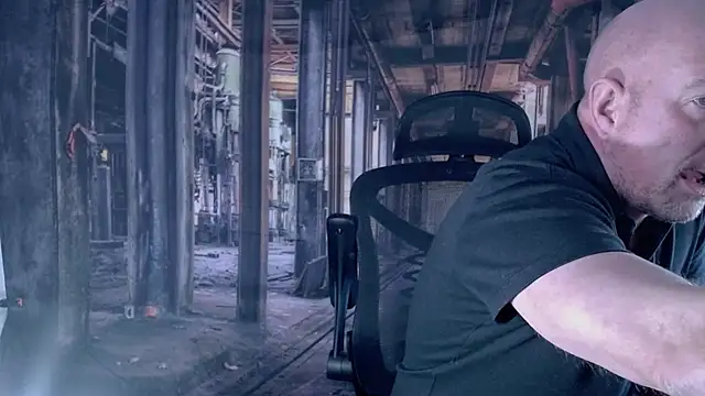 Snapshot of ManlyPrisonGuy chatting on 11-27-25, 02:08 ManlyPrisonGuy online show from 11-27-25, 02:08