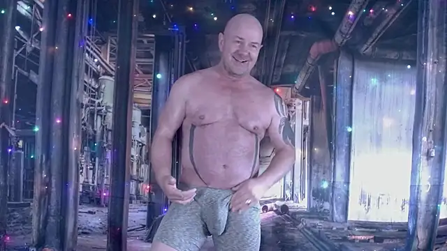 Snapshot of ManlyPrisonGuy chatting on 11-29-25, 01:25 ManlyPrisonGuy online show from 11-29-25, 01:25