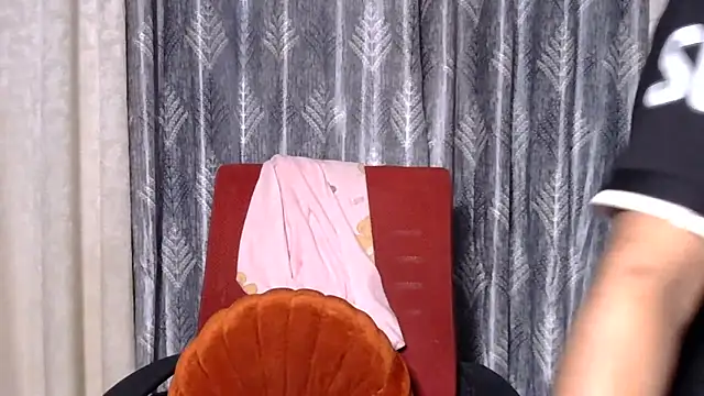 Snapshot of sexy-simmy chatting on 09-24-25, 11:30 sexy-simmy online show from 09-24-25, 11:30