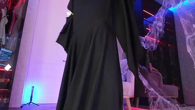 Tasha Allas online show from 10-31-25, 09:32