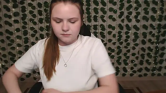Snapshot of IxxiLiana chatting on 03-09-25, 08:29 IxxiLiana online show from 03-09-25, 08:29
