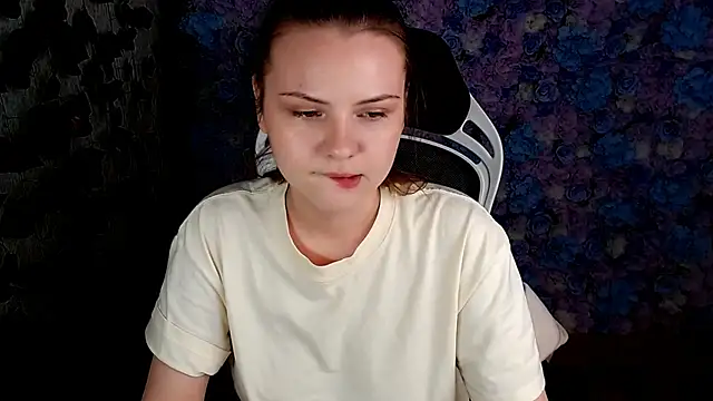 Snapshot of IxxiLiana chatting on 10-13-25, 05:07 IxxiLiana online show from 10-13-25, 05:07