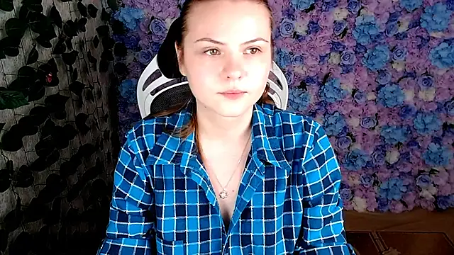 Snapshot of IxxiLiana chatting on 10-14-25, 05:19 IxxiLiana online show from 10-14-25, 05:19