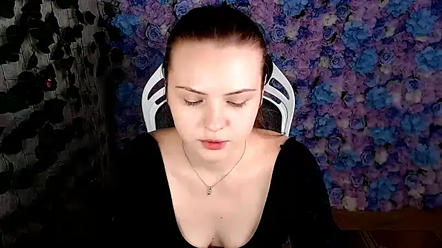 Snapshot of IxxiLiana chatting on 10-19-25, 05:08 IxxiLiana online show from 10-19-25, 05:08