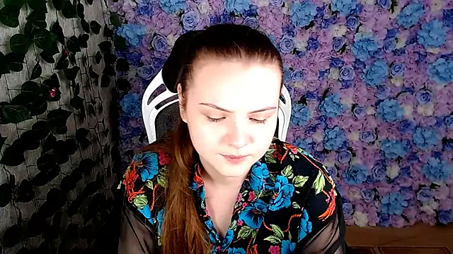 Snapshot of IxxiLiana chatting on 10-20-25, 05:08 IxxiLiana online show from 10-20-25, 05:08
