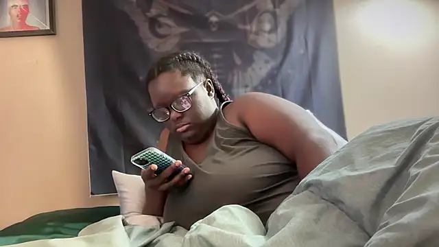 Snapshot of Yagurl__west chatting on 01-18-25, 07:26 Yagurl west online show from 01-18-25, 07:26