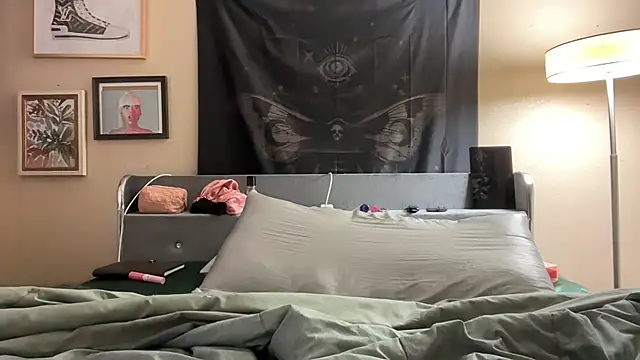 Snapshot of Yagurl__west chatting on 01-21-25, 12:25 Yagurl west online show from 01-21-25, 12:25