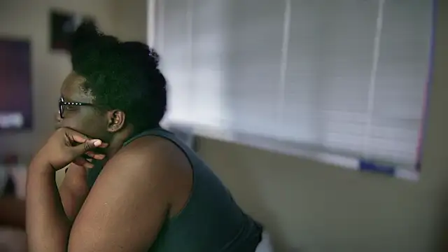 Snapshot of Yagurl__west chatting on 02-24-25, 01:02 Yagurl west online show from 02-24-25, 01:02