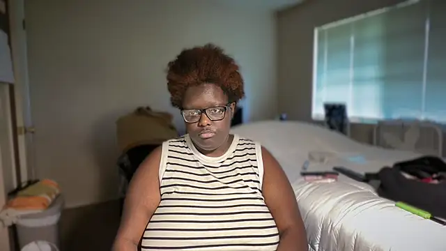 Snapshot of Yagurl__west chatting on 03-01-26, 11:40 Yagurl west online show from 03-01-26, 11:40