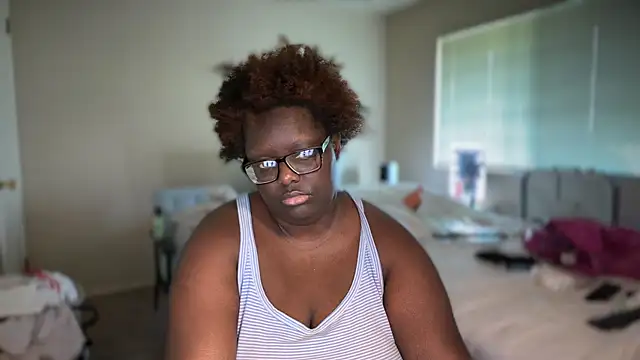 Snapshot of Yagurl__west chatting on 03-19-26, 12:36 Yagurl west online show from 03-19-26, 12:36