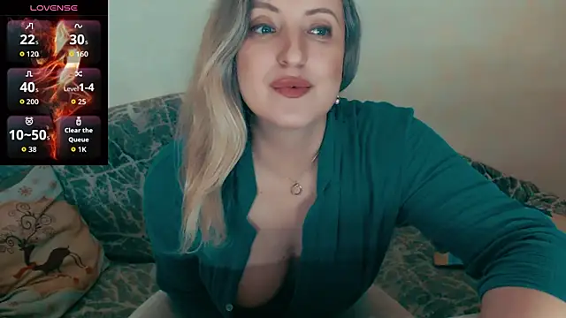 Snapshot of ElysonLang chatting on 07-16-26, 02:39 ElysonLang online show from 07-16-26, 02:39