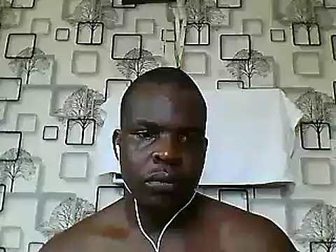 Snapshot of Chumba_001 chatting on 12-25-24, 10:39 Chumba 001 online show from 12-25-24, 10:39