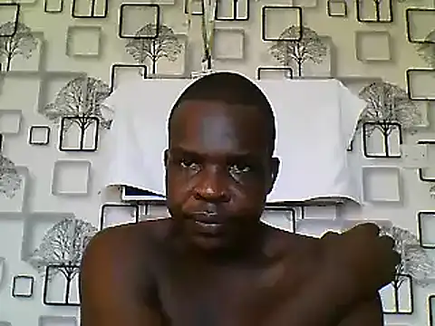 Snapshot of Chumba_001 chatting on 02-14-25, 01:29 Chumba 001 online show from 02-14-25, 01:29