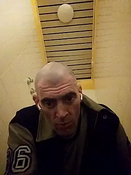 Snapshot of prolltop chatting on 10-13-25, 01:05 prolltop online show from 10-13-25, 01:05