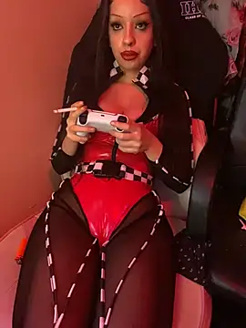 Snapshot of Katalinastarr chatting on 12-21-24, 08:43 Katalinastarr online show from 12-21-24, 08:43