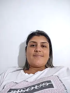 Snapshot of AlyDenalioficial chatting on 01-05-26, 05:27 AlyDenalioficial online show from 01-05-26, 05:27