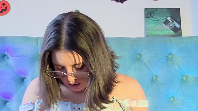 Paola Lyon  online show from 11-14-25, 05:11