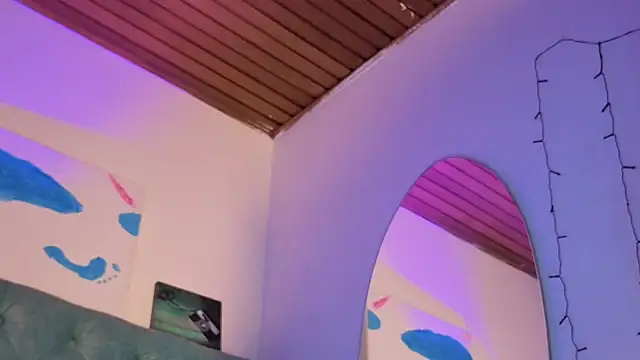 Paola Lyon  online show from 04-16-26, 09:39