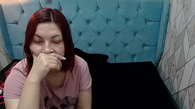 Snapshot of AdaFawxx chatting on 03-01-25, 09:07 AdaFawxx online show from 03-01-25, 09:07