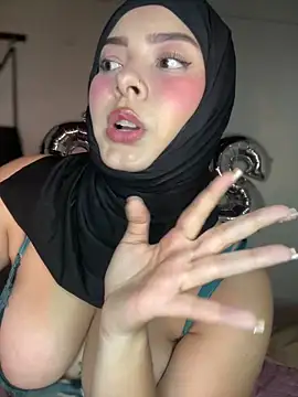 Snapshot of aneesa_darzi chatting on 03-21-25, 03:46 aneesa darzi online show from 03-21-25, 03:46