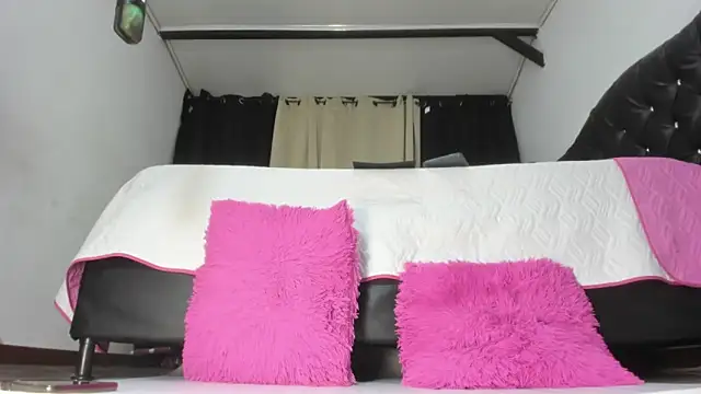 Snapshot of martinaclark chatting on 02-04-26, 08:53 martinaclark online show from 02-04-26, 08:53