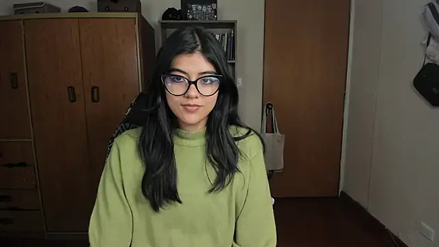 Snapshot of valerie__skyy chatting on 12-18-24, 04:09 valerie skyy online show from 12-18-24, 04:09