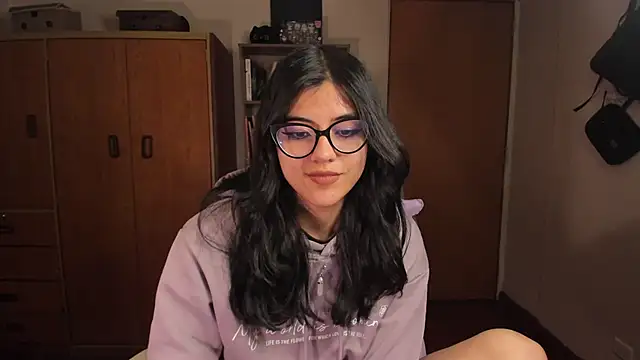 Snapshot of valerie__skyy chatting on 01-03-25, 04:00 valerie skyy online show from 01-03-25, 04:00