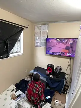 Snapshot of SideGhost chatting on 12-22-25, 11:57 SideGhost online show from 12-22-25, 11:57