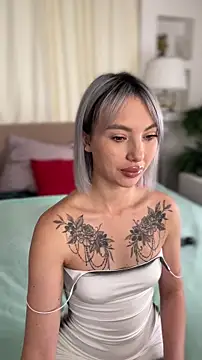 MiaMinx online show from 11-10-25, 01:59