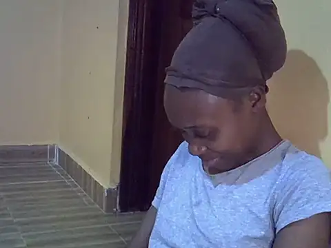 Snapshot of Tanaissa2 chatting on 11-24-25, 11:48 Tanaissa2 online show from 11-24-25, 11:48