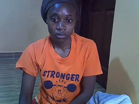 Snapshot of Tanaissa2 chatting on 11-30-25, 01:42 Tanaissa2 online show from 11-30-25, 01:42