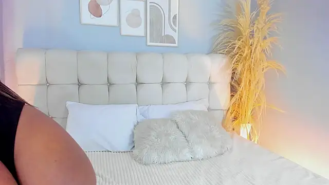 sofi potter  online show from 12-15-24, 05:02