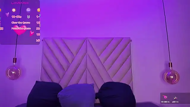 Snapshot of EmmaSwift_ chatting on 09-27-25, 01:54 EmmaSwift online show from 09-27-25, 01:54