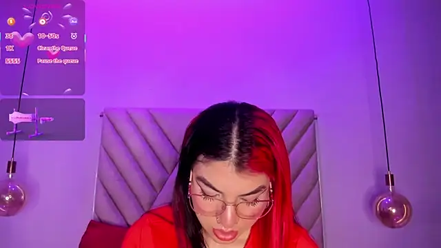 EmmaSwift  online show from 10-24-25, 01:24