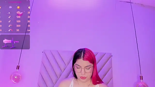 Snapshot of EmmaSwift_ chatting on 01-08-26, 04:04 EmmaSwift online show from 01-08-26, 04:04