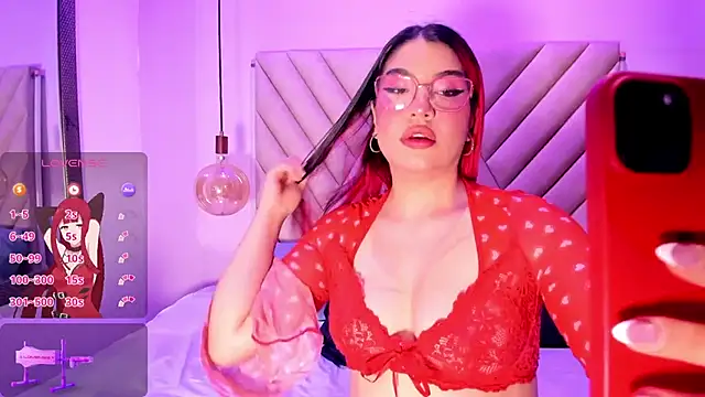 EmmaSwift  online show from 07-03-26, 02:07