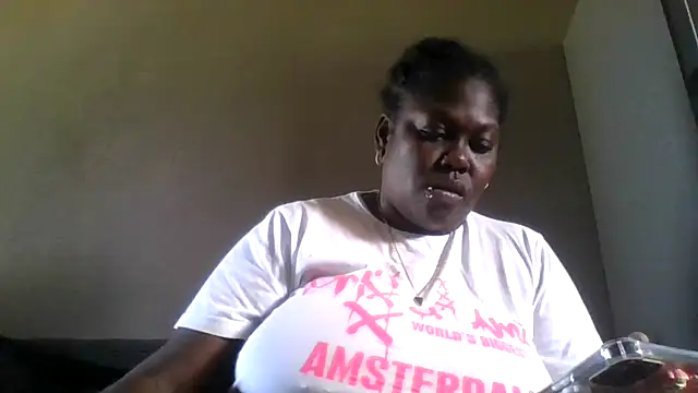 Snapshot of XgeileKutje chatting on 05-15-26, 05:09 XgeileKutje online show from 05-15-26, 05:09