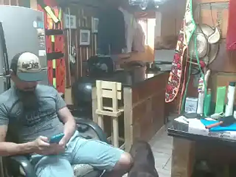 Snapshot of Dr_Pocholate84 chatting on 01-15-25, 06:08 Dr Pocholate84 online show from 01-15-25, 06:08