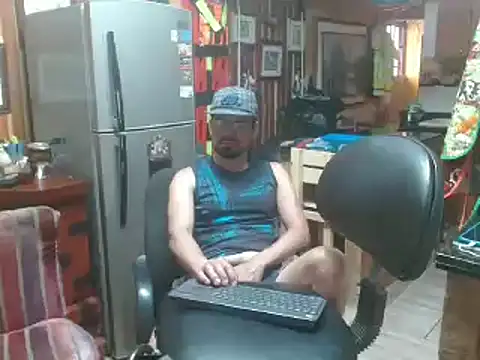 Snapshot of Dr_Pocholate84 chatting on 01-25-25, 06:24 Dr Pocholate84 online show from 01-25-25, 06:24