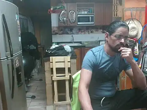 Snapshot of Dr_Pocholate84 chatting on 02-15-25, 03:20 Dr Pocholate84 online show from 02-15-25, 03:20