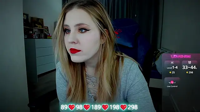 Olivia Munk online show from 10-30-25, 04:58